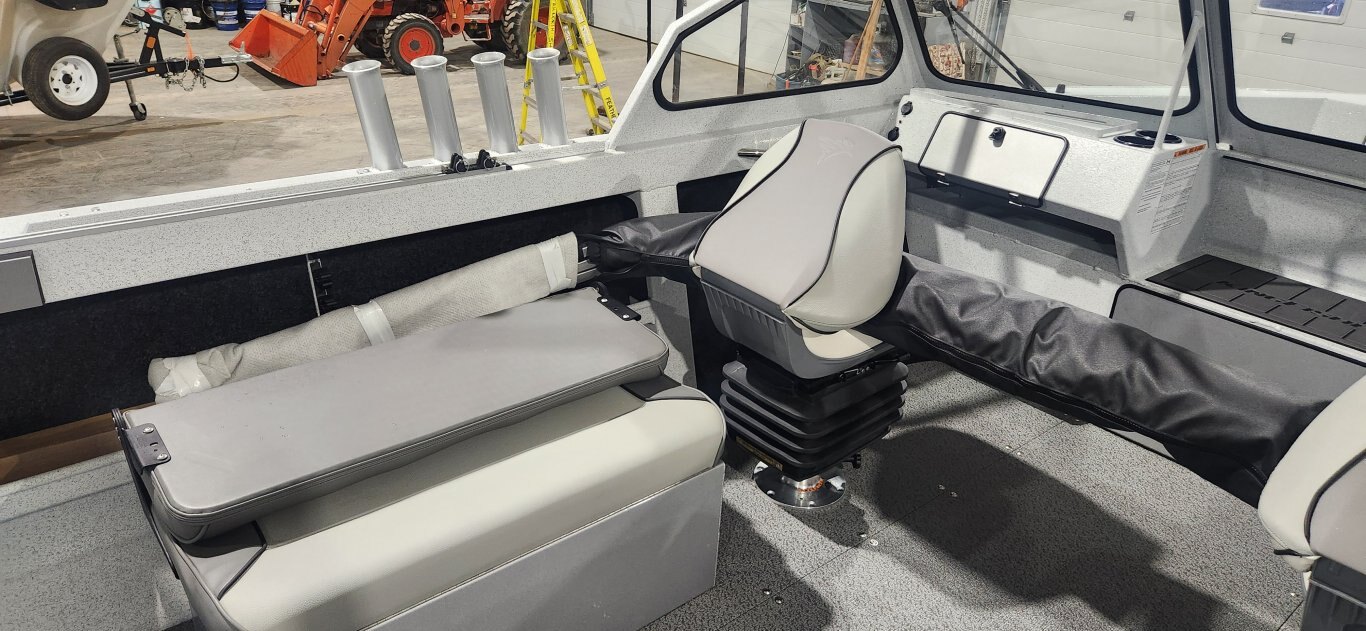 2026 KINGFISHER 2025 ESCAPE