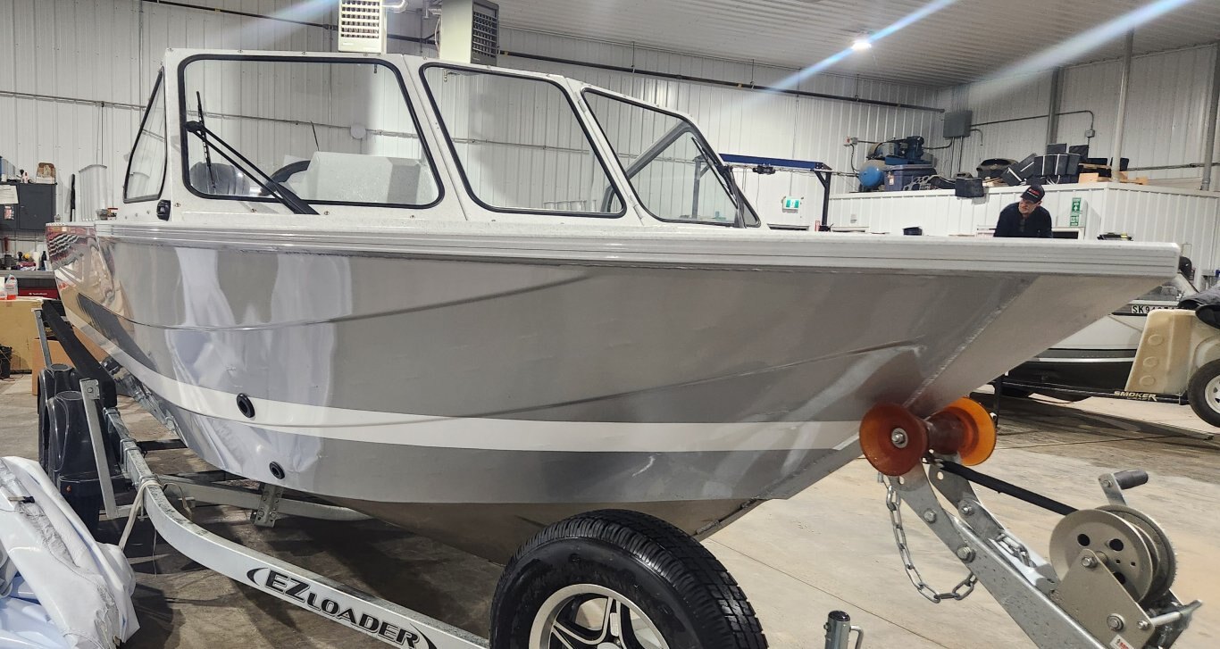 2026 KINGFISHER 2025 ESCAPE