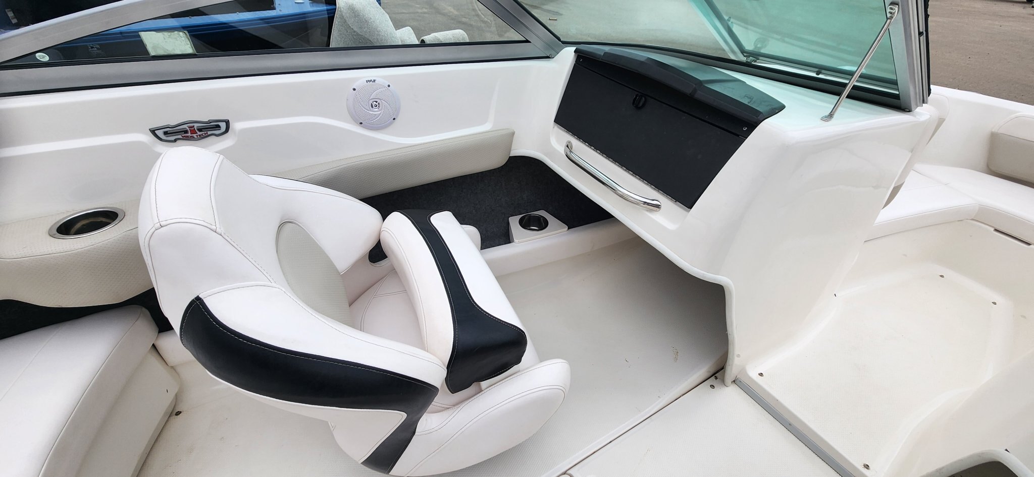2011 CHAPARRAL 186