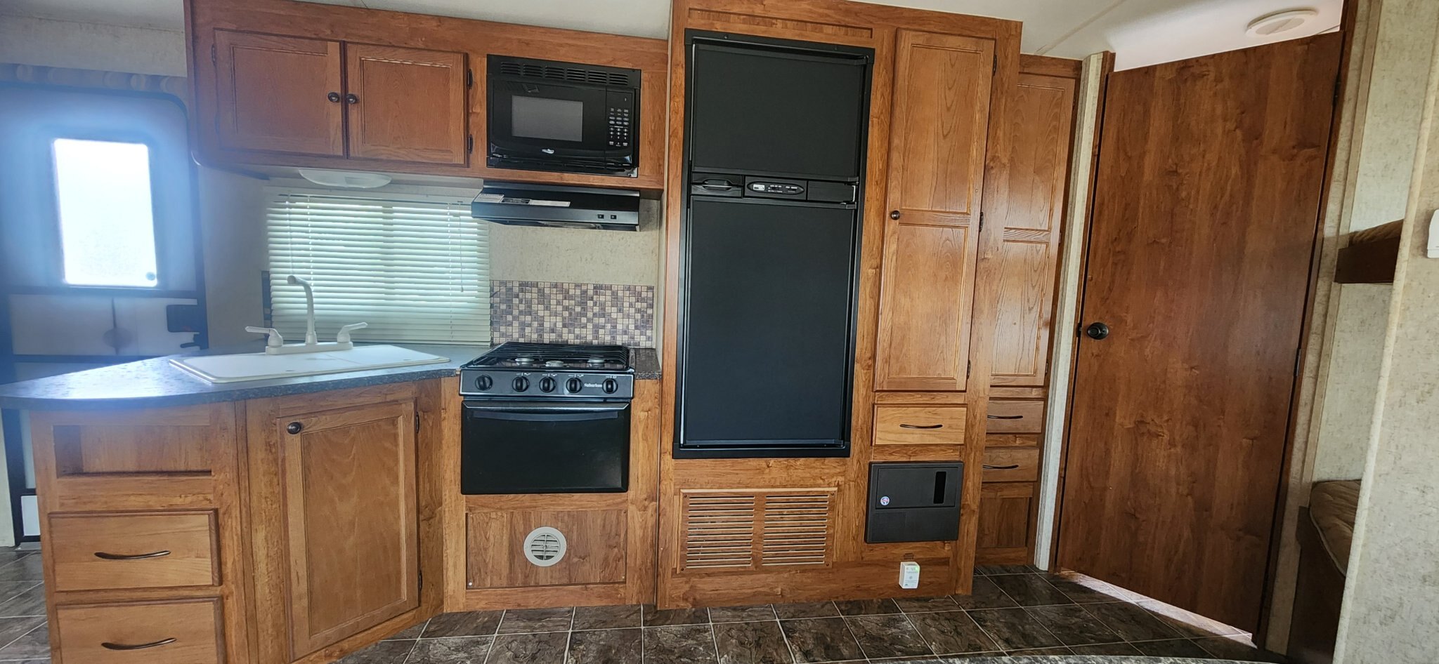 2013 HEARTLAND RV 2850 WILDERNESS