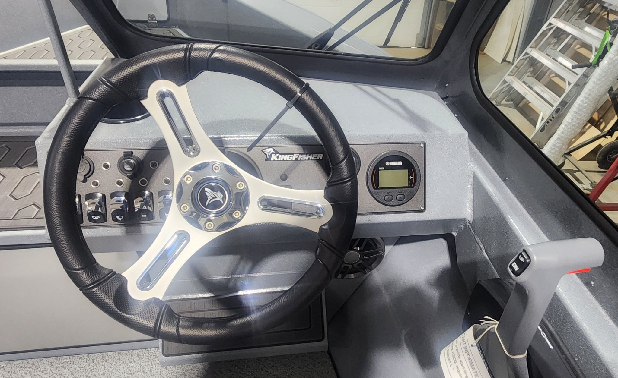 2027 KINGFISHER 1825 FALCON