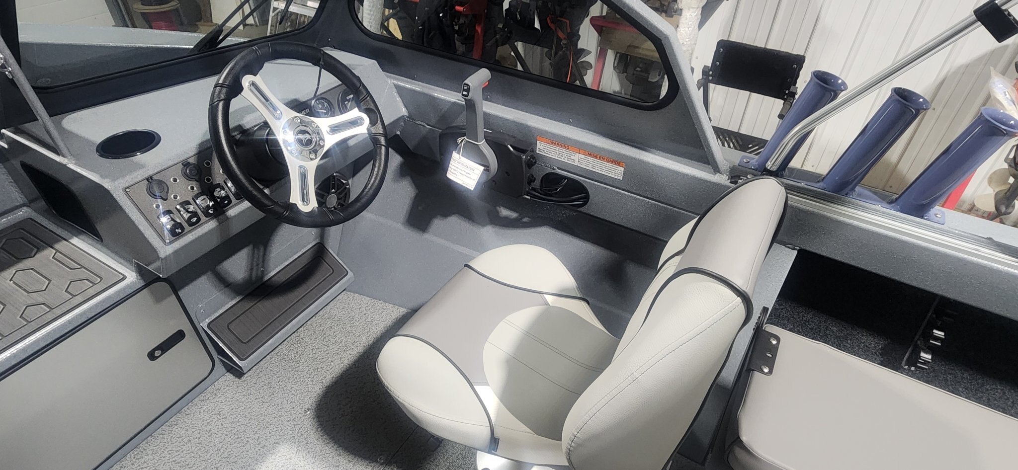 2027 KINGFISHER 1825 FALCON