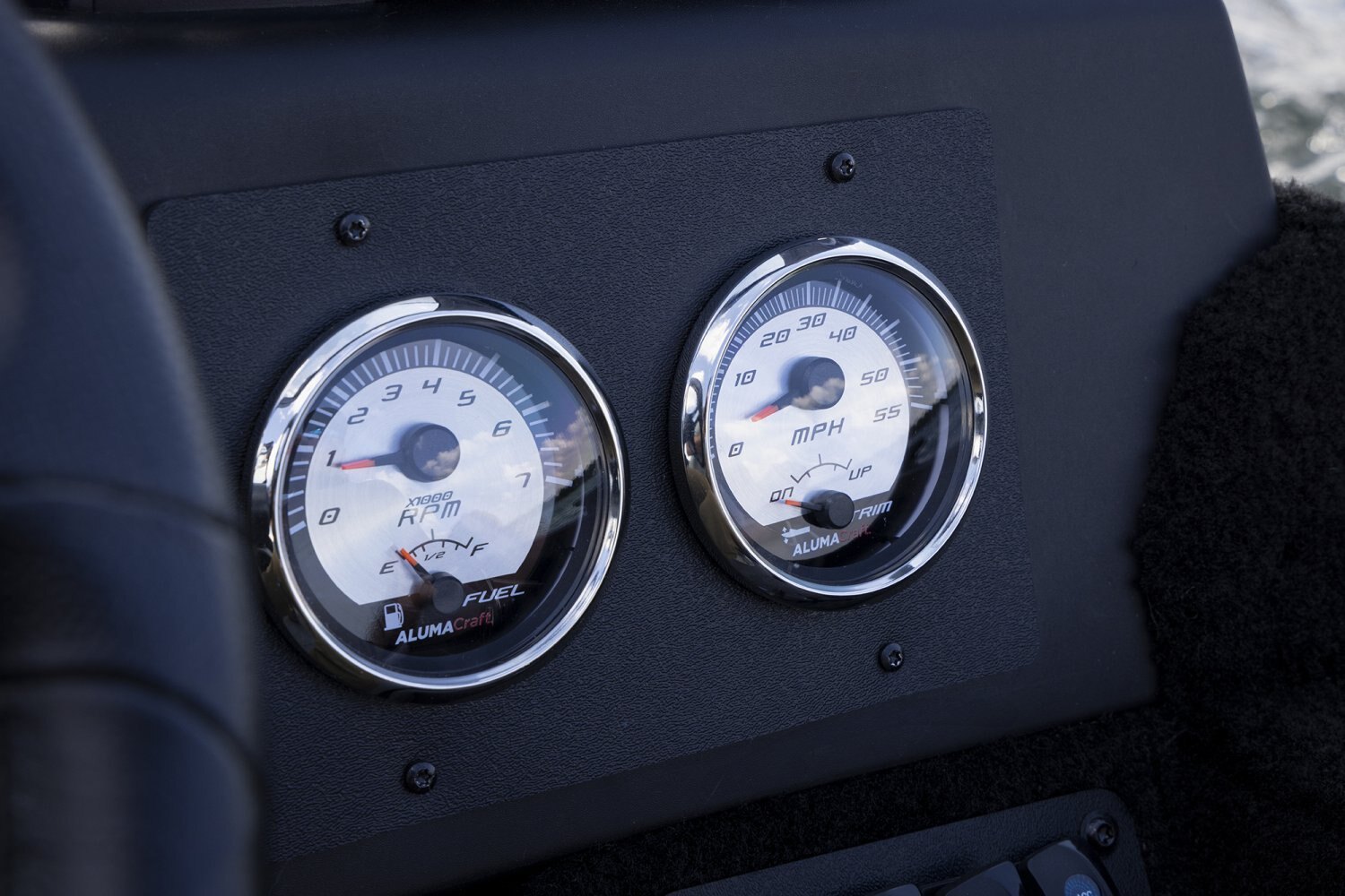 2027 Alumacraft Navigator 165 Sport