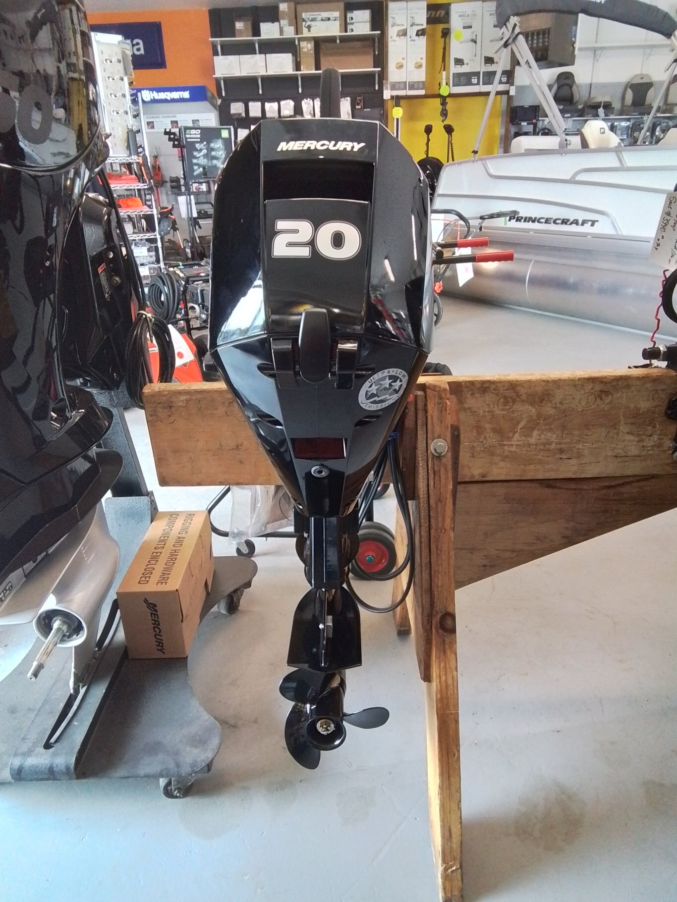 Mercury - 20 HP EFI Outboard FourStroke - 20ELHPT