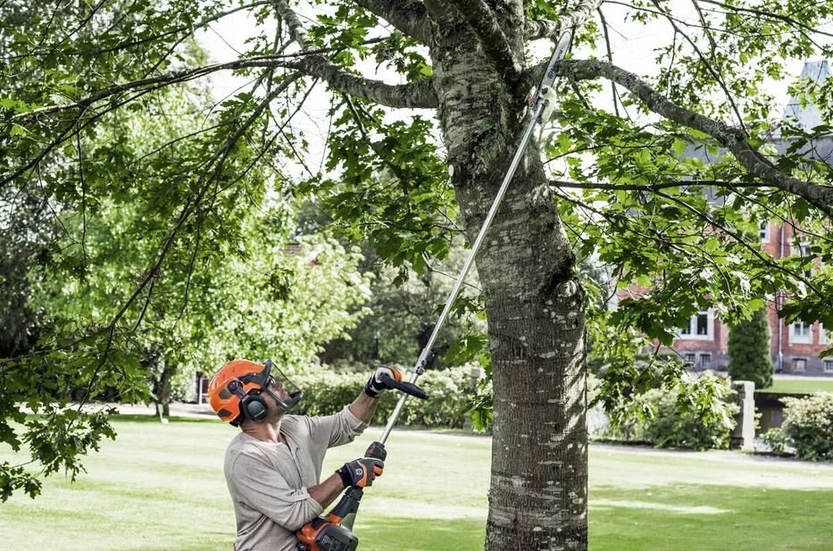 Husqvarna 330LK Trimmer