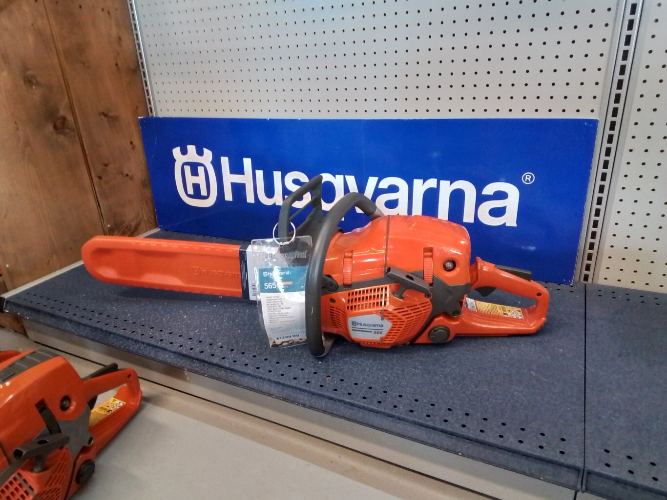 HUSQVARNA 565 Chainsaw 28''