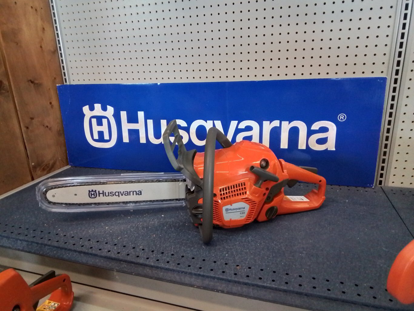 HUSQVARNA 135 MARK ll Chainsaw