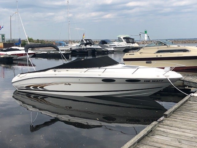 1998 Sea Ray 230 - MERCRUISER 260 EFI