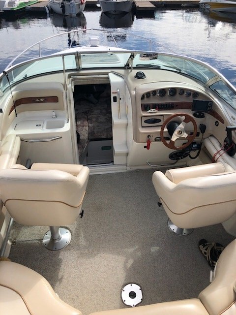 1998 Sea Ray 230 MERCRUISER 260 EFI