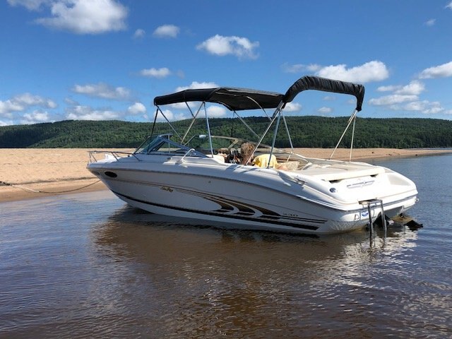 1998 Sea Ray 230 MERCRUISER 260 EFI