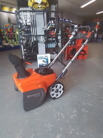 HUSQVARNA - ST 253i Battery Snow Blower