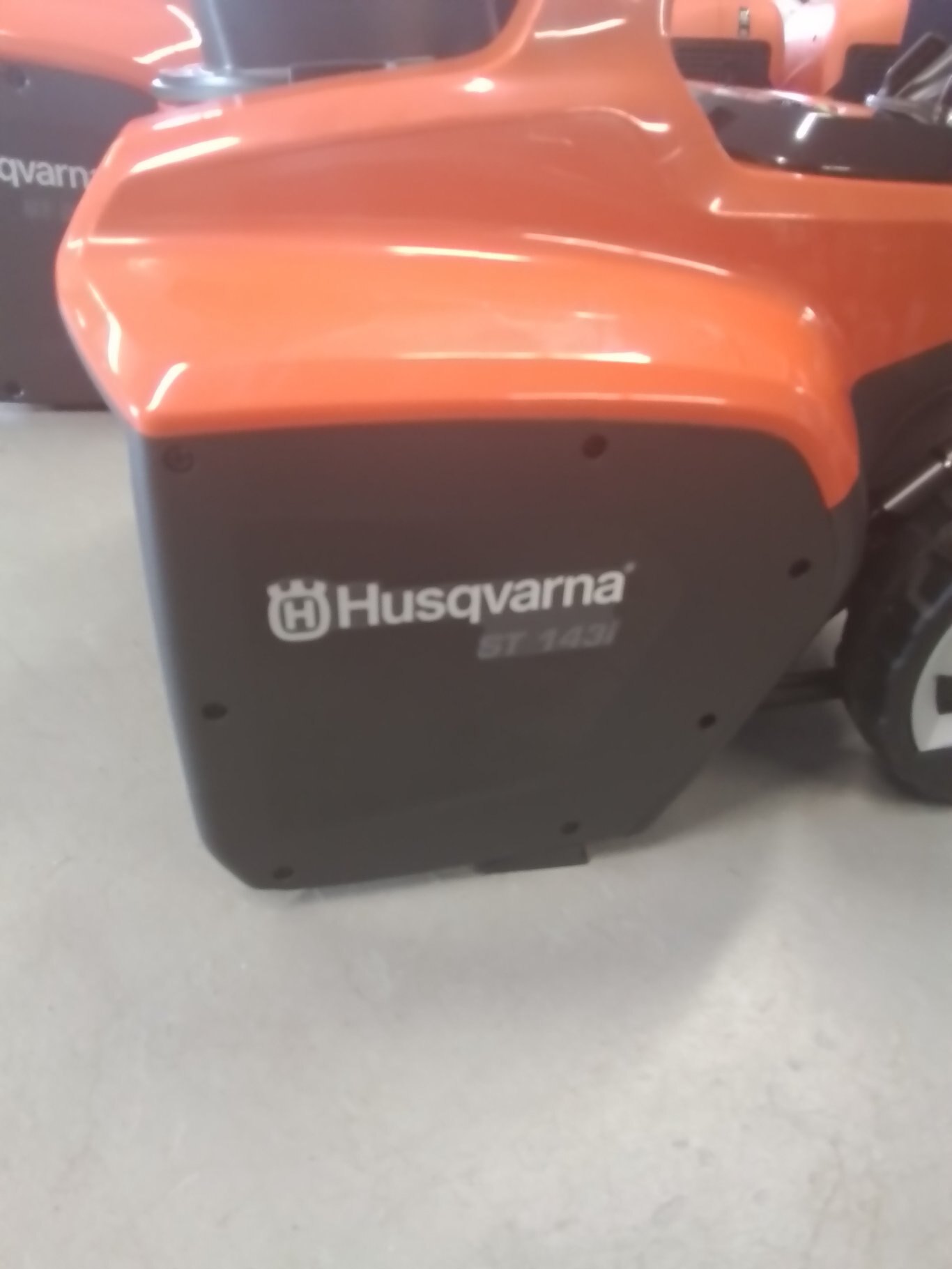 HUSQVARNA ST 143i Battery Snow Blower