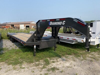 Diamond C 30' Gooseneck with 2 -12k Axles