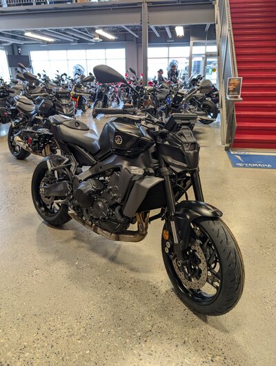 2025 Yamaha MT-09 Matte Raven Black