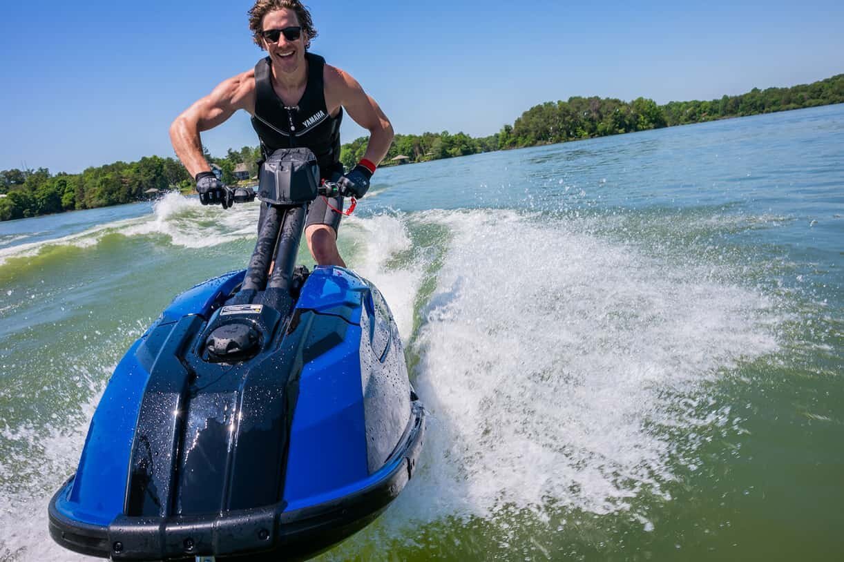 2027 Yamaha SuperJet Midnight Blue/Black