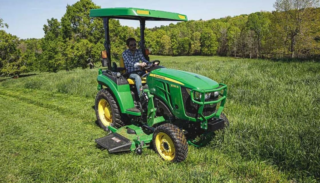 John Deere 2032r With 220r loader