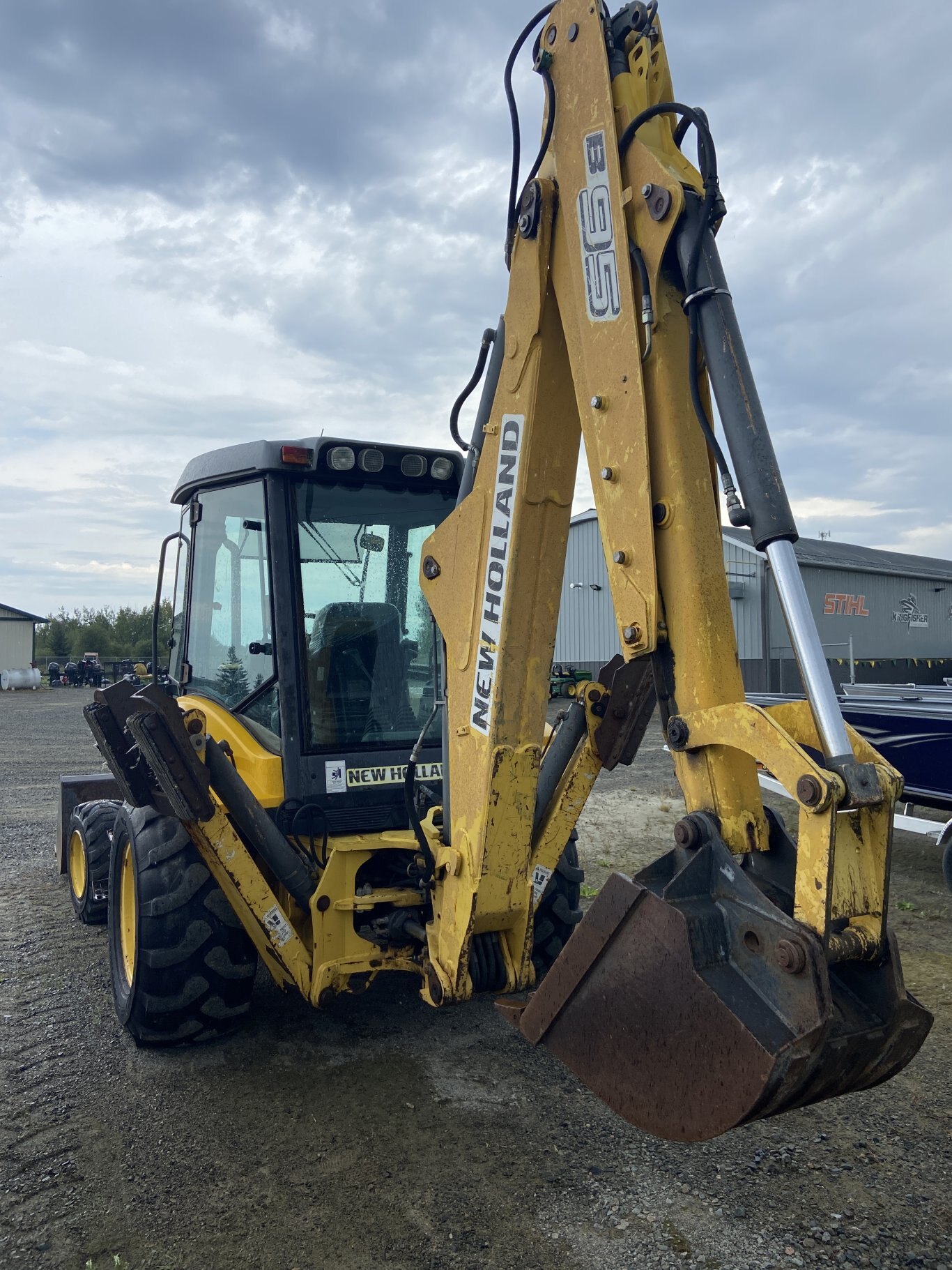 2007 NEW HOLLAND B95 (3400hrs)