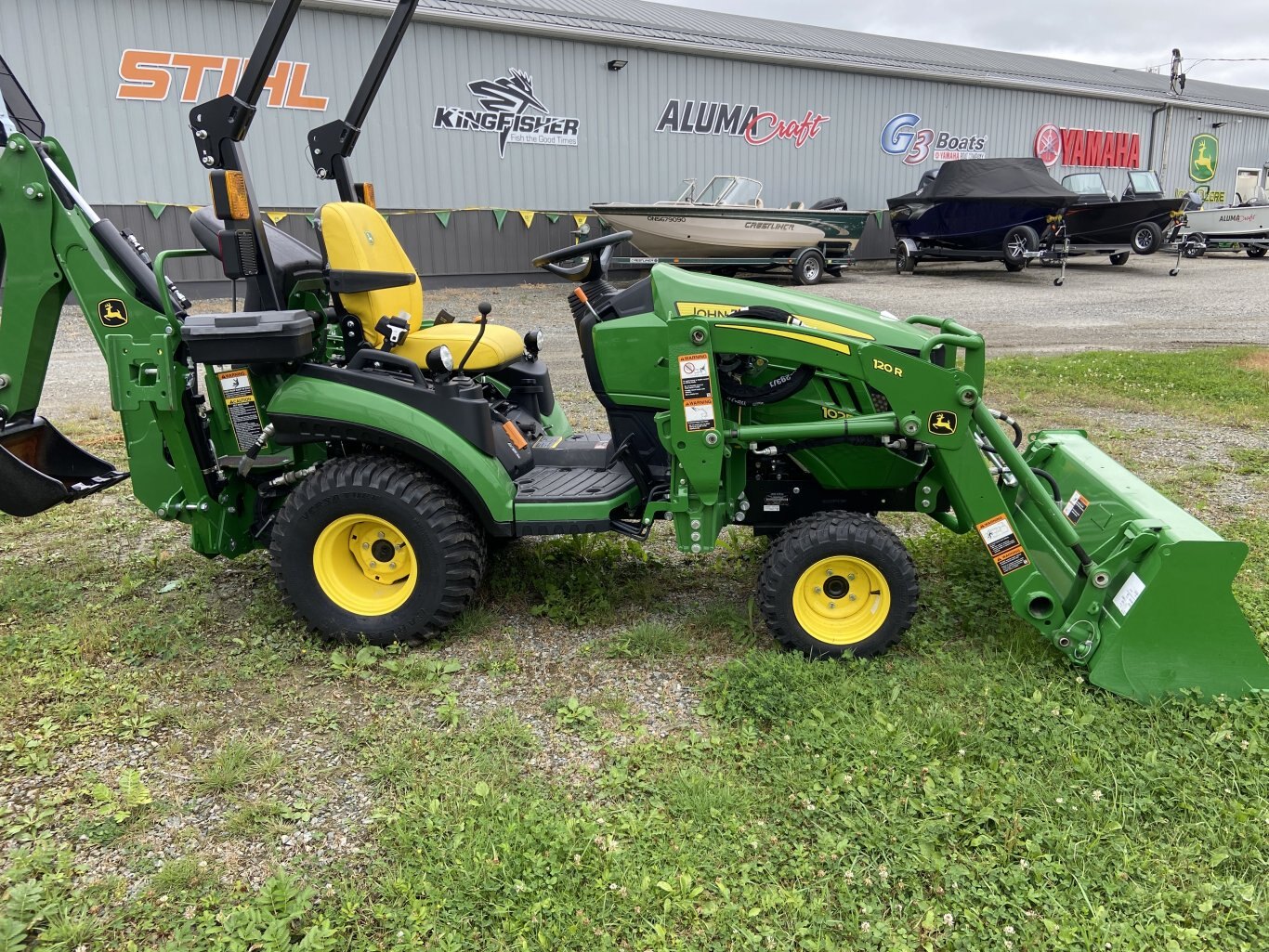 2024 John deere 1025r with backhoe