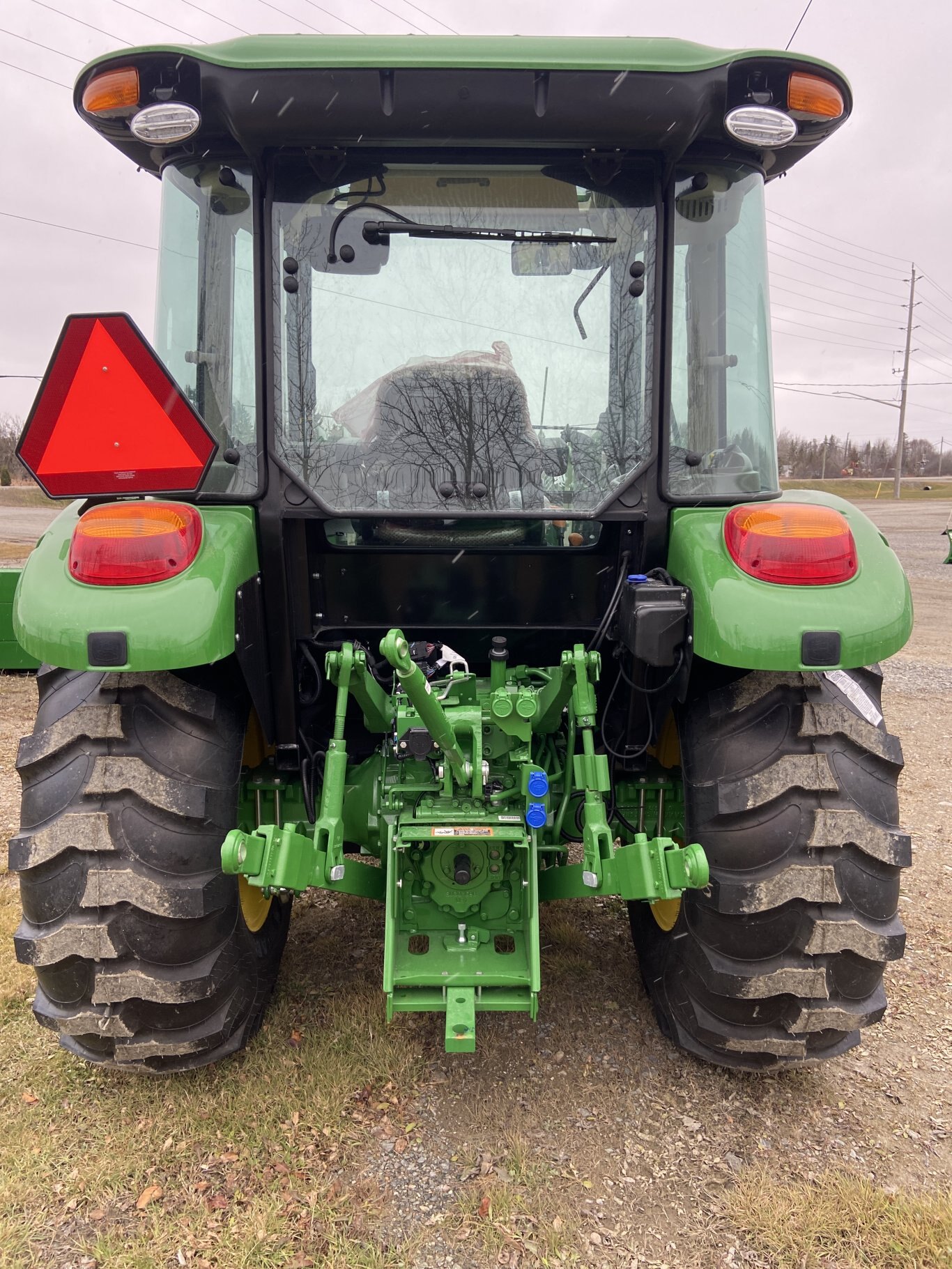 JOHN DEERE 5060E 520M LOADER