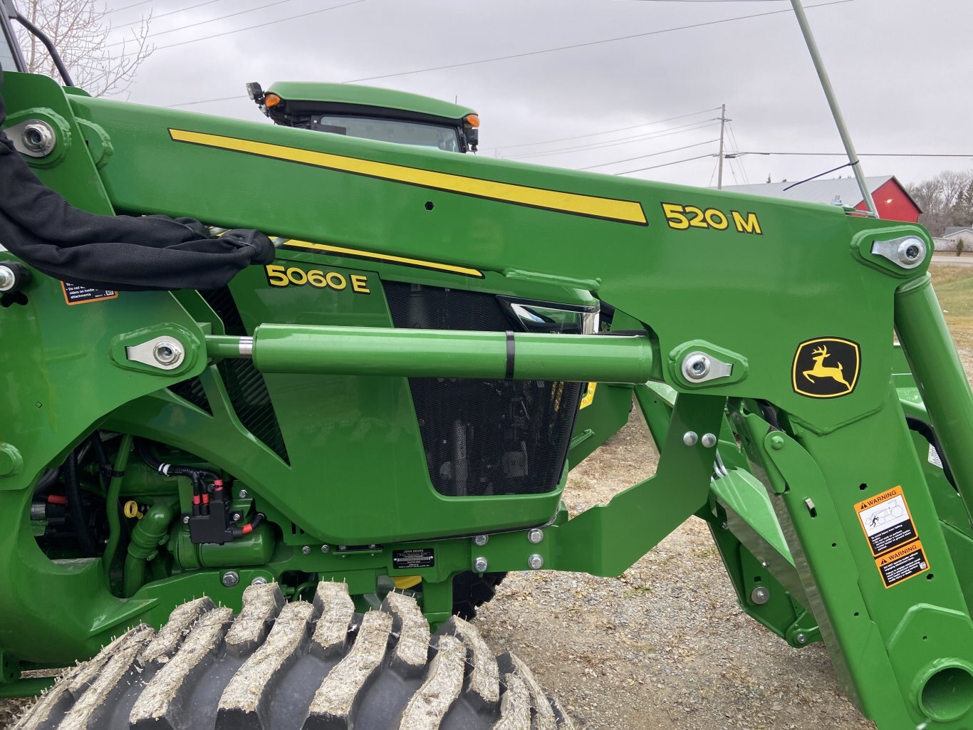 JOHN DEERE 5060E 520M LOADER