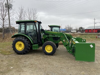 JOHN DEERE 5060E 520M LOADER