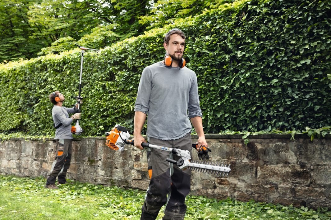 STIHL HL 94 LONG REACH HEDGE TRIMMER 42432000026
