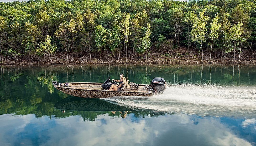 Lowe Boats STINGER 195C Candy Apple Red