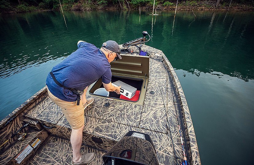 Lowe Boats STINGER 195C Candy Apple Red