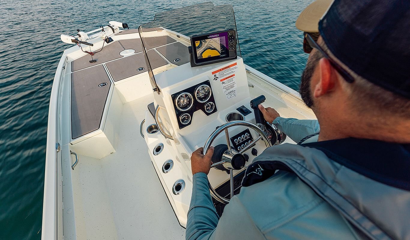 Lowe Boats BAY 22 Bright White Interior Poly Seafoam Green Hull