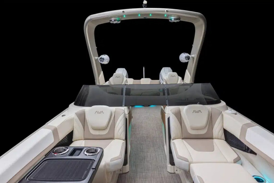 2024 Avalon Excalibur Elite Windshield 27 FT