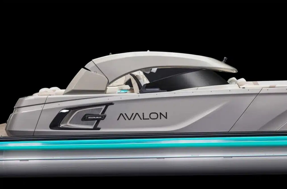 2024 Avalon Excalibur Versatile Rear Bench Windshield 25 FT