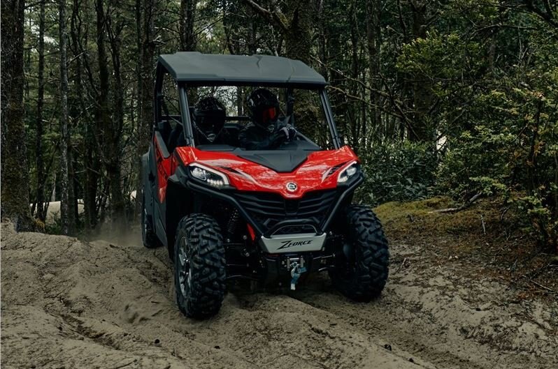 2024 CFMOTO ZFORCE 800 Trail Magma Red