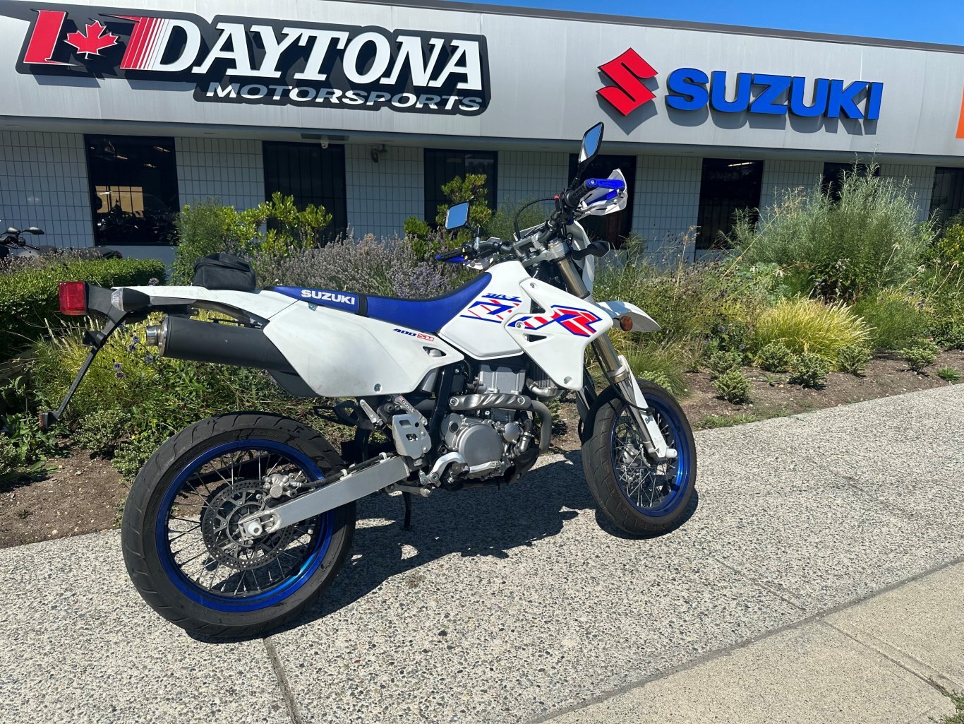 2023 DRZ400SM WHITE