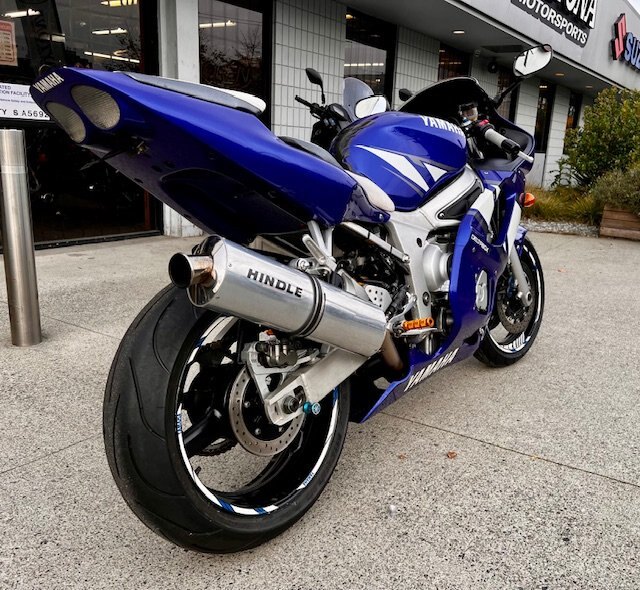 2001 Yamaha YZF R6 Blue