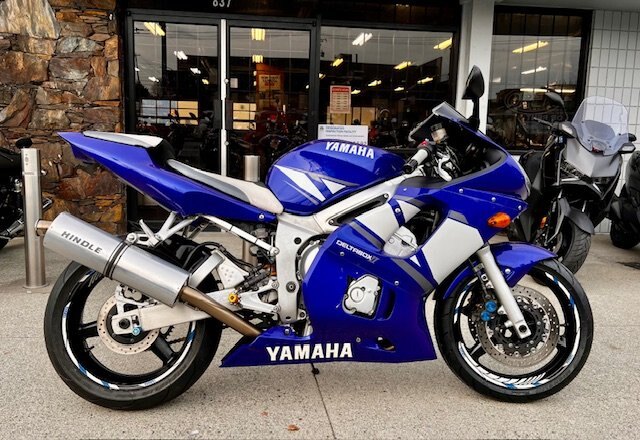 2001 Yamaha YZF R6 Blue