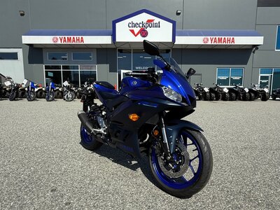 2025 Yamaha YZF-R3 Team Yamaha Blue