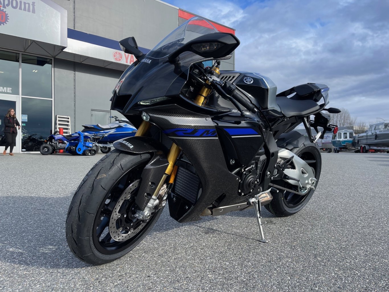 2024 Yamaha R1M