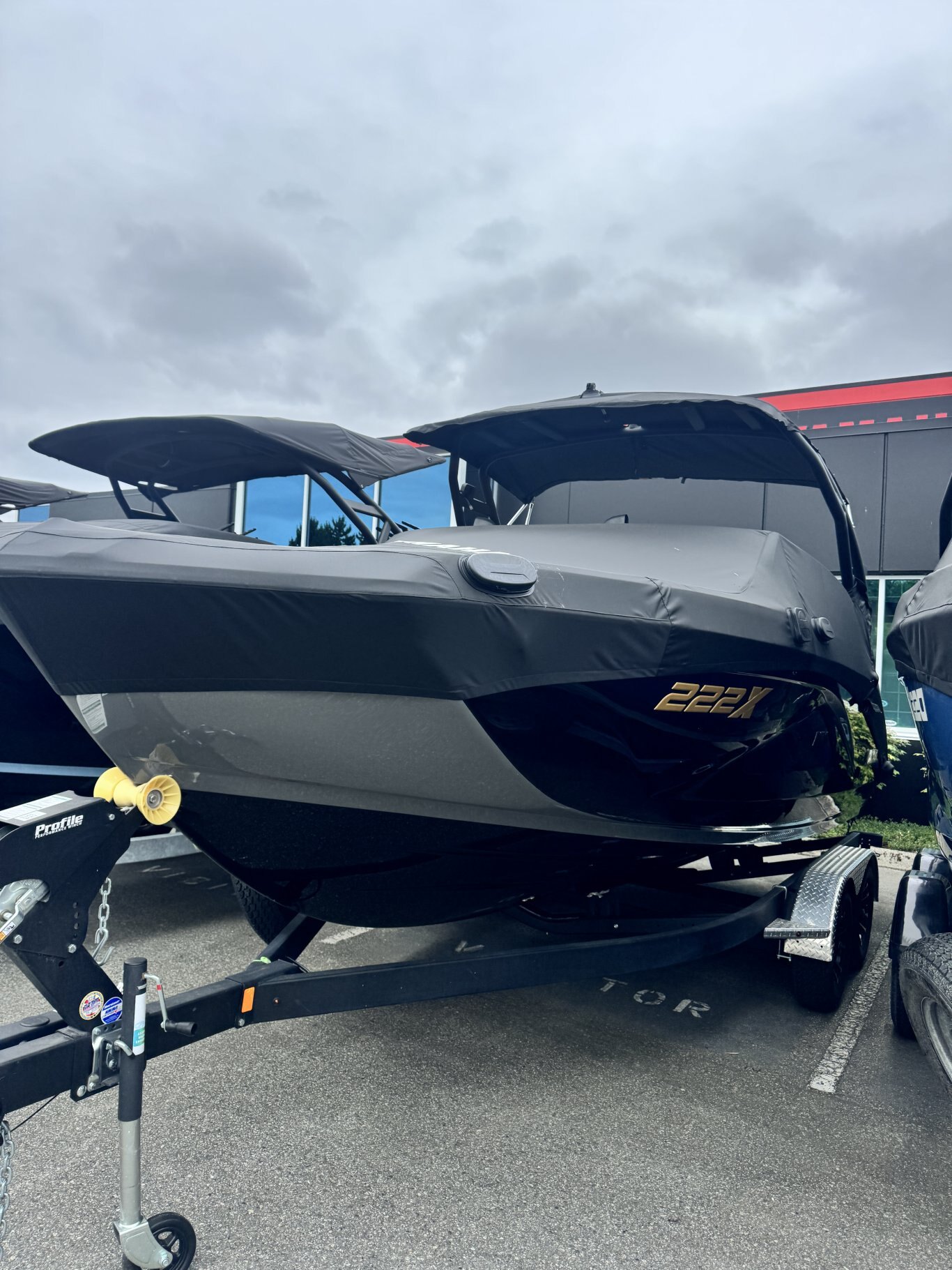 2025 Yamaha 222XD Black