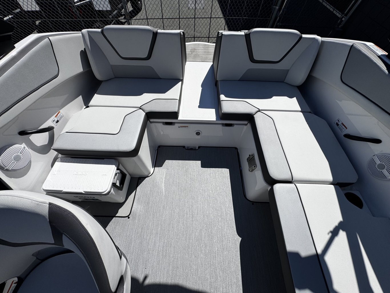 2025 Yamaha AR220 Black