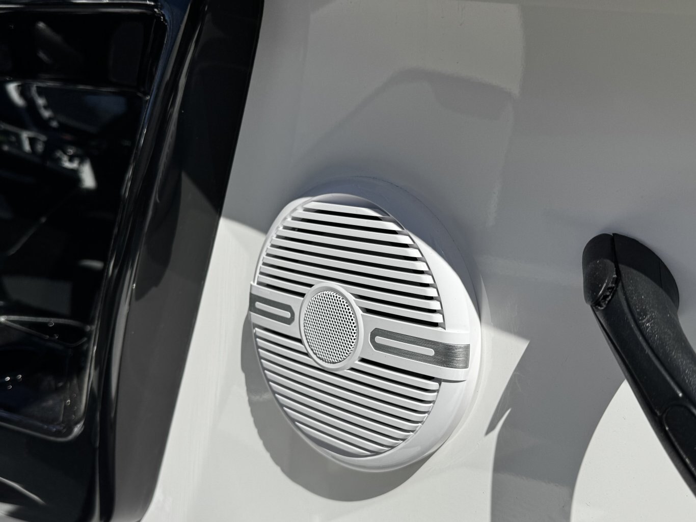 2025 Yamaha AR220 Black