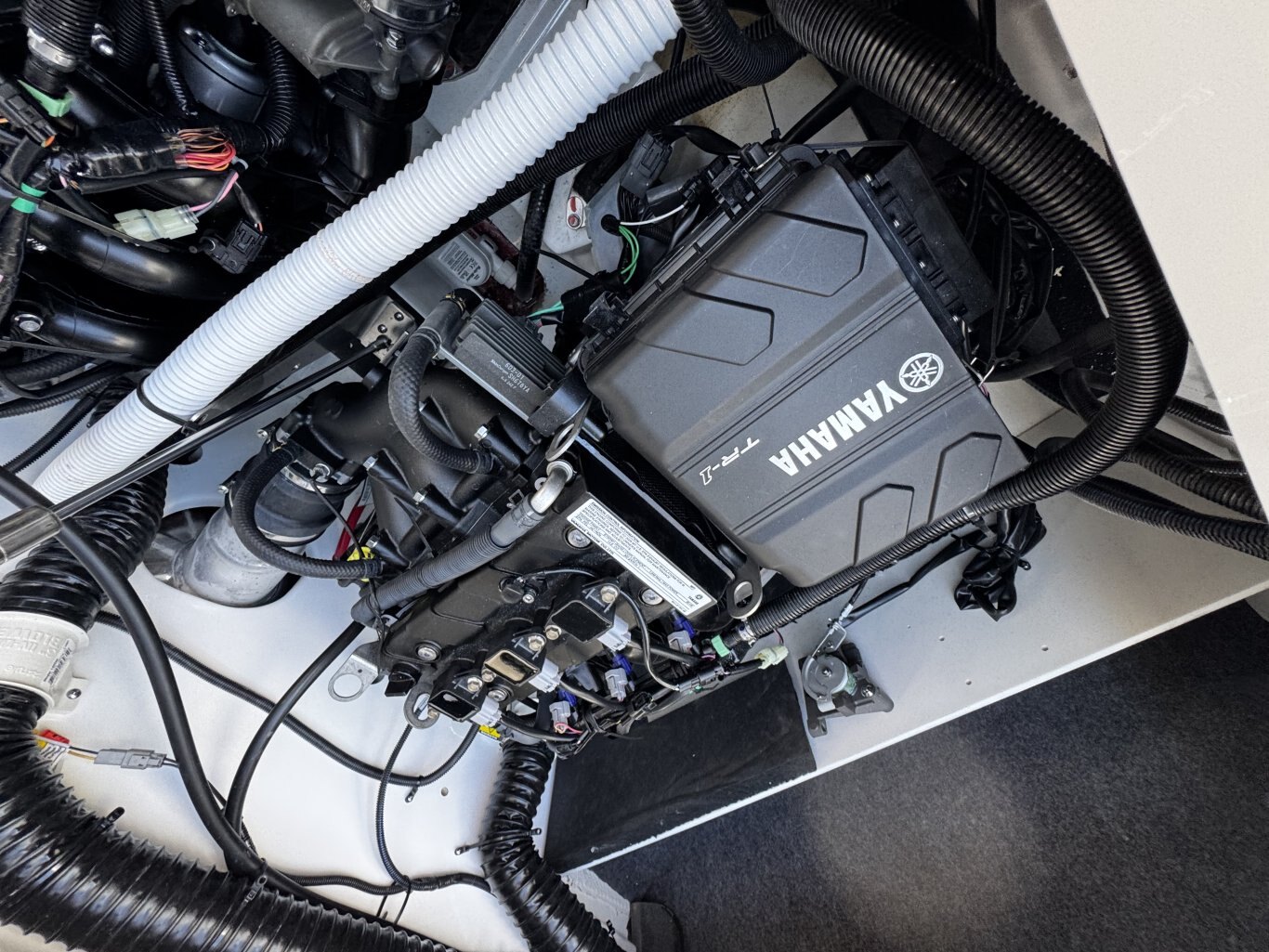 2025 Yamaha AR220 Black