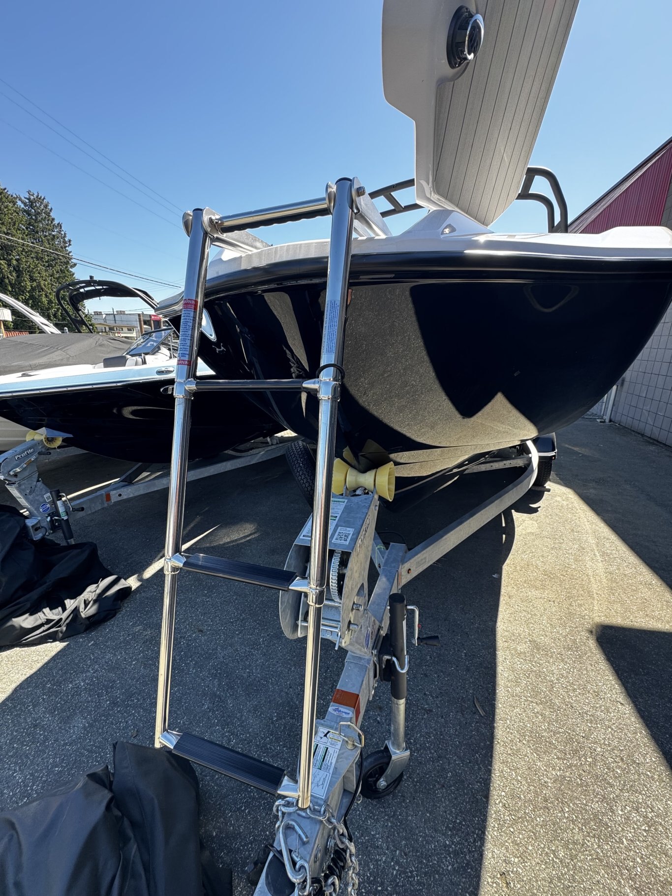 2025 Yamaha AR220 Black