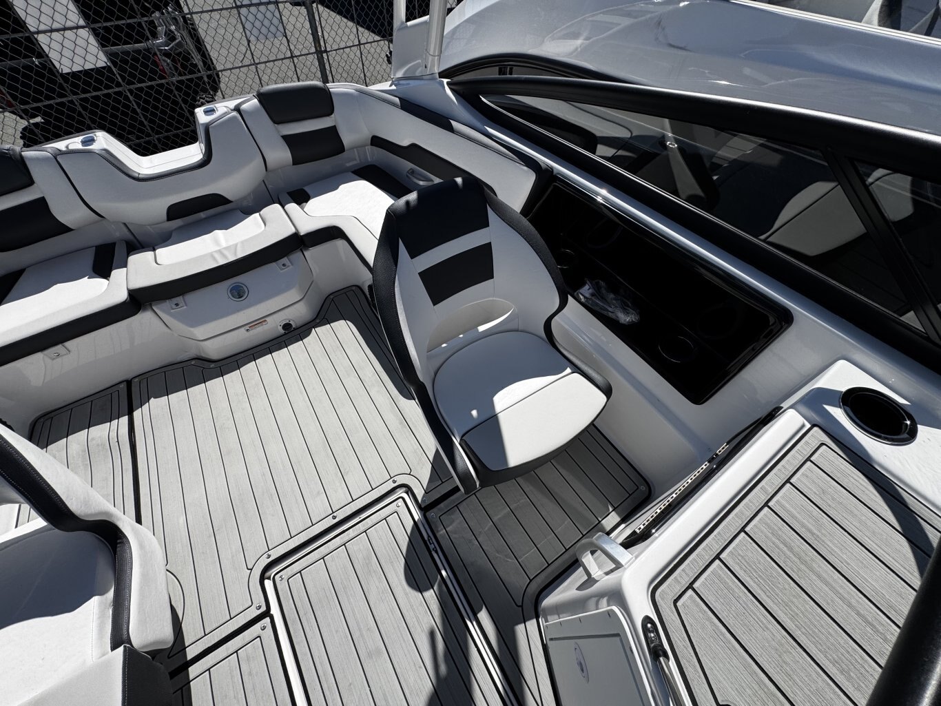 2025 Yamaha 195S Black