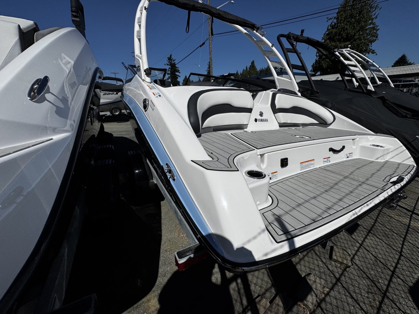 2025 Yamaha 195S Black