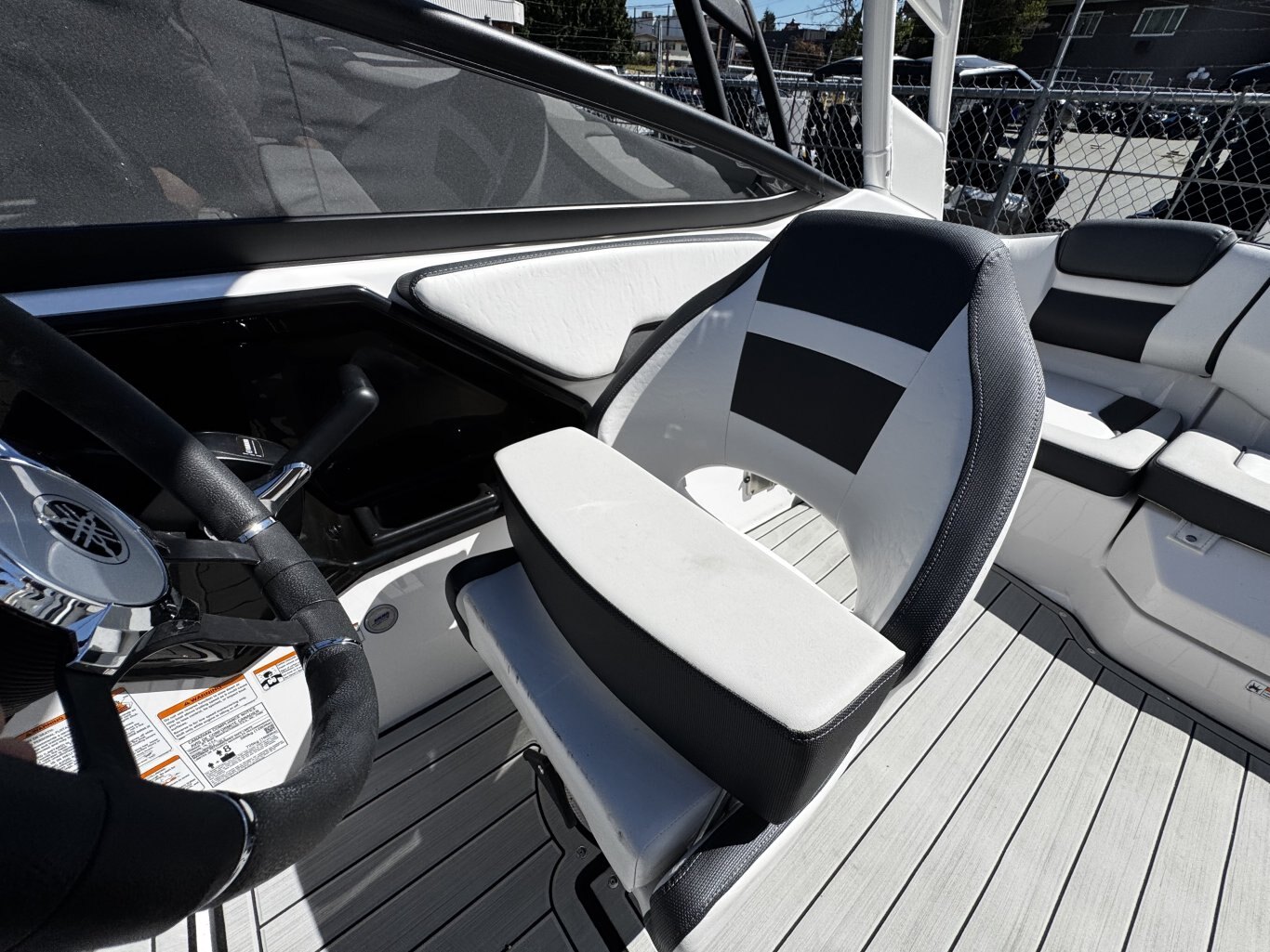 2025 Yamaha 195S Black