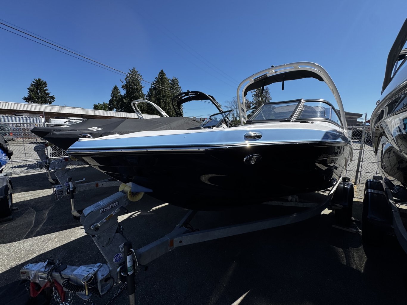 2025 Yamaha 195S Black