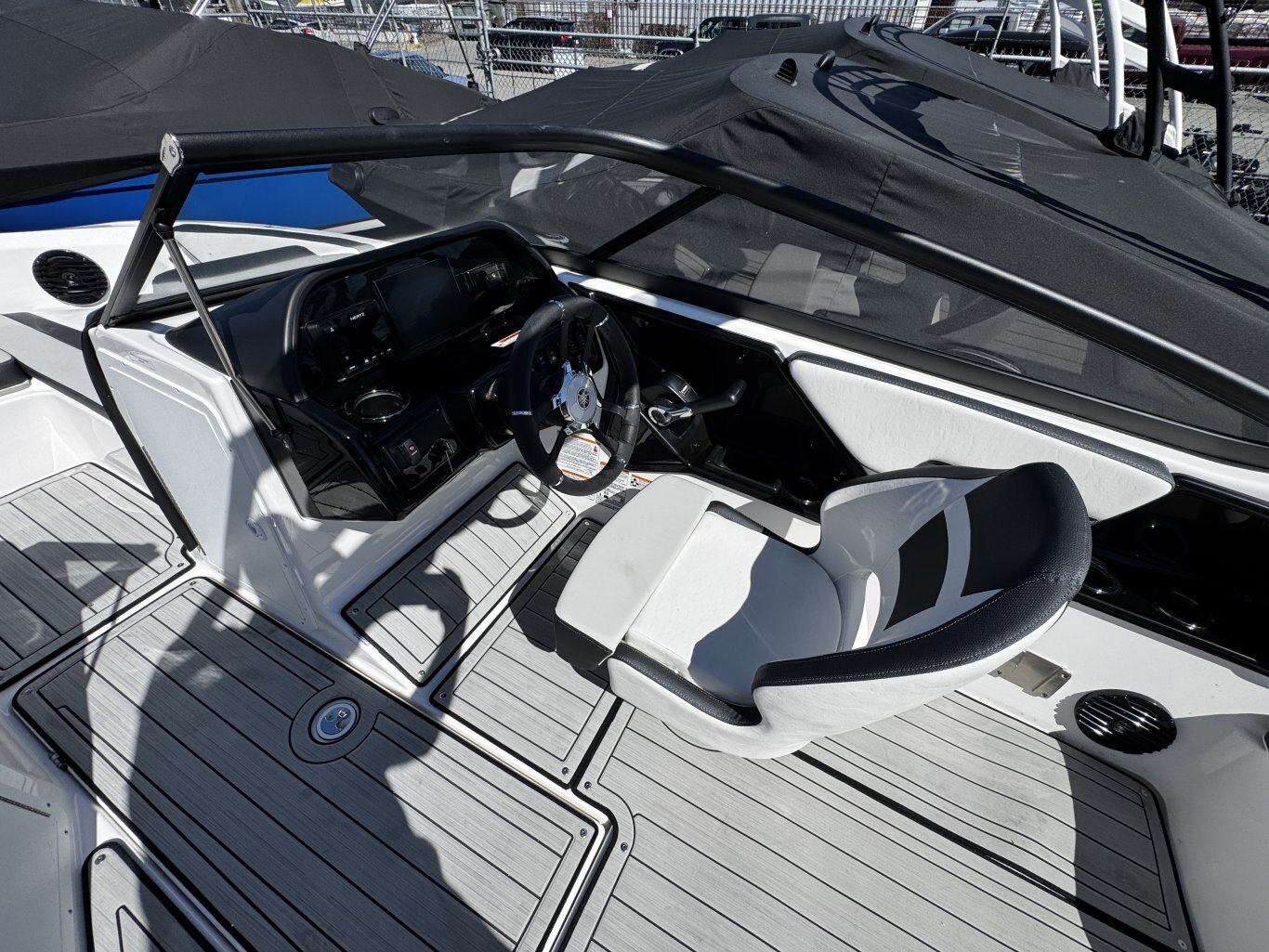 2025 Yamaha 195S Black