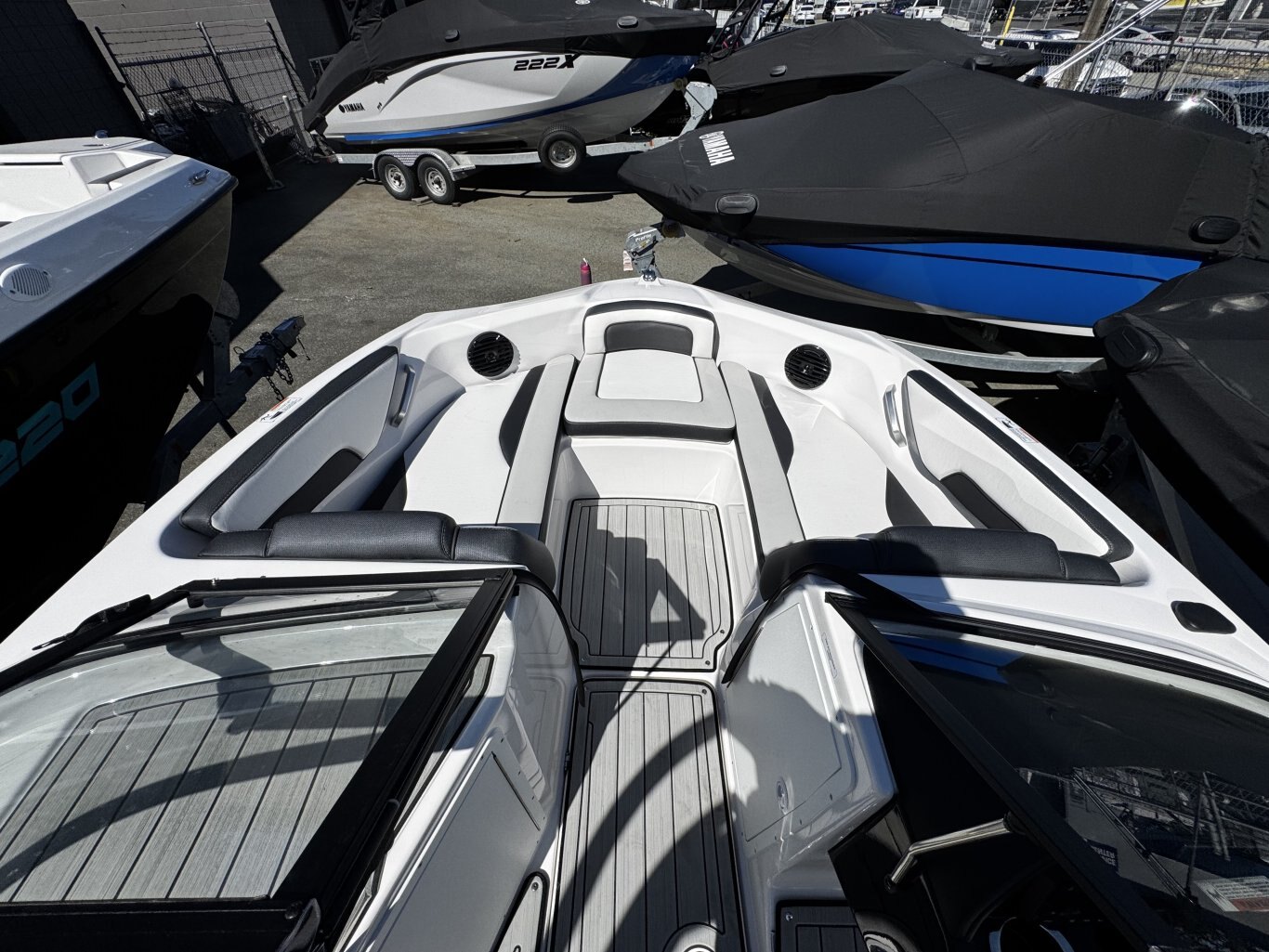 2025 Yamaha 195S Black