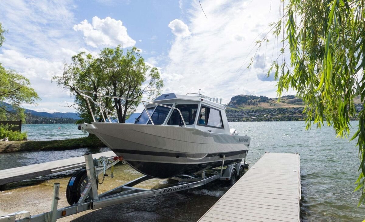 2026 KingFisher 2225 Escape HT Coastal