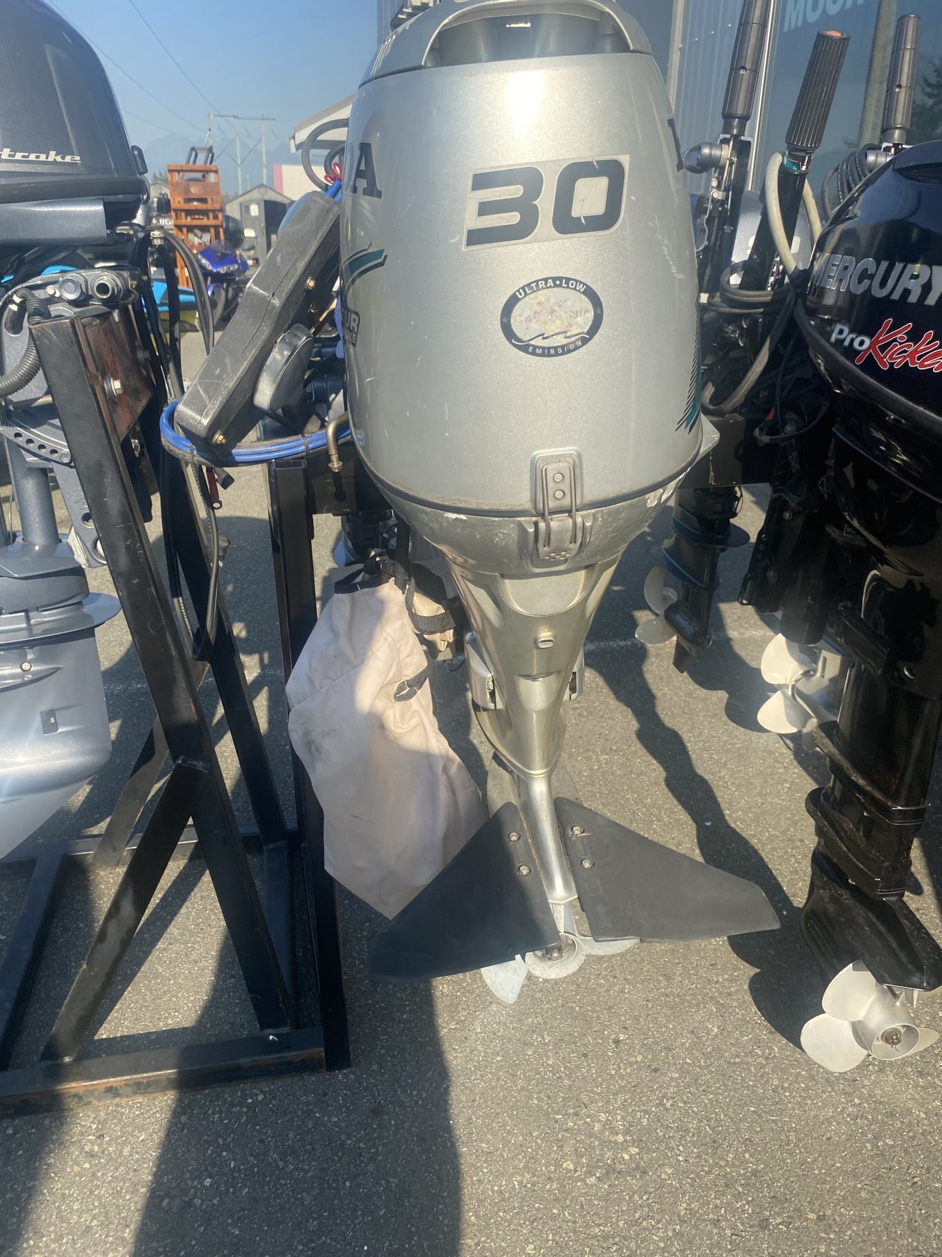 Used 2006 Honda 30HP Short Shaft with controls